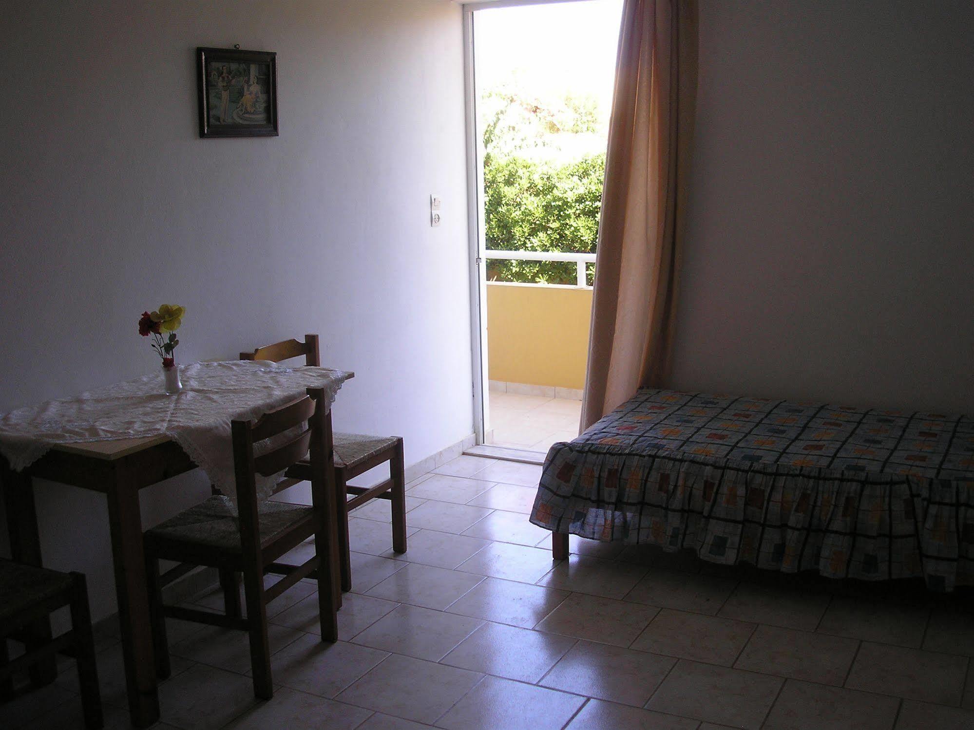 Dimitra Apartments Goúvai Luaran gambar